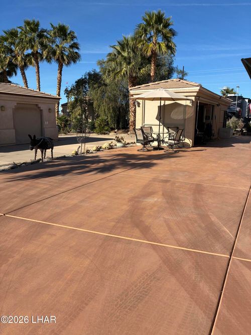 1905 Victoria Farms Rd, Lake Havasu City, AZ, 86404-8535 | Card Image