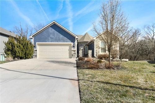 4925 Tallgrass St, Leavenworth, KS, 66048-7202 | Card Image
