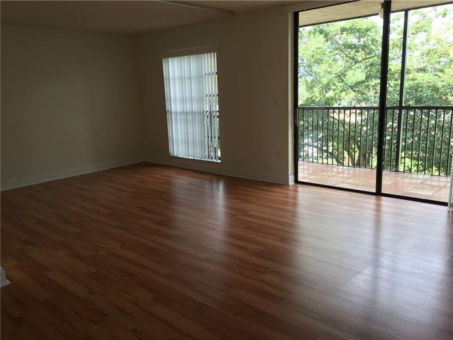 APT-301C - 5530 Nw 44 Th St, Condo with 2 bedrooms, 2 bathrooms and null parking in Lauderhill FL | Image 9