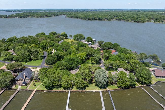 697 Enchanted Isles Dr, House other with 2 bedrooms, 2 bathrooms and null parking in Mabank TX | Image 6