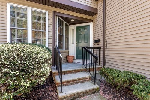 215-215 Neponset, Canton, MA, 02021 | Card Image
