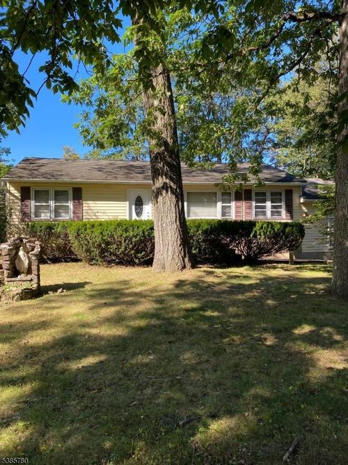 15 Elizabeth Way, Landing, NJ, 07850-1815 | Card Image