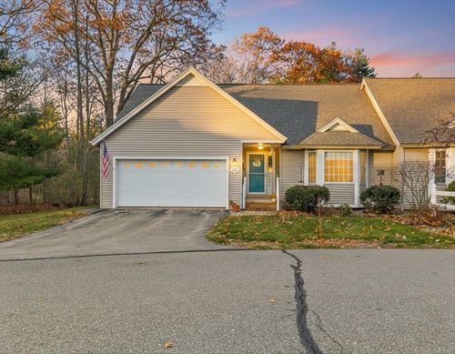 40 Cricket Hl, East Kingston, NH, 03827-2065 | Card Image