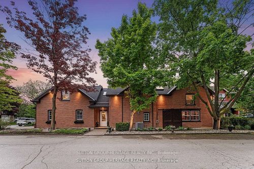 16 William St, Stouffville, ON, L4A1B9 | Card Image