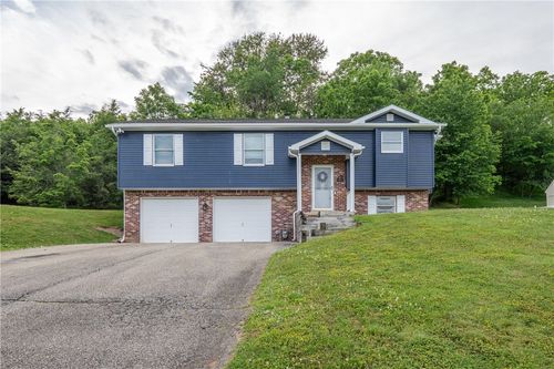 1053 New London Dr, Greensburg, PA, 15601-1143 | Card Image