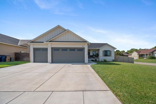 401 E Sterling St, Bentley, KS, 67016-7822 | Card Image