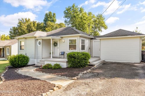 6104 Manchester Rd, Knoxville, TN, 37920-6454 | Card Image