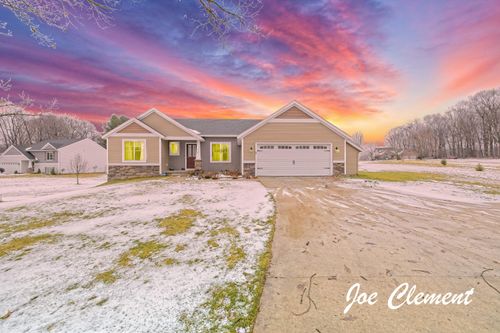 7348 17 Mile Rd Ne, Cedar Springs, MI, 49319-8501 | Card Image