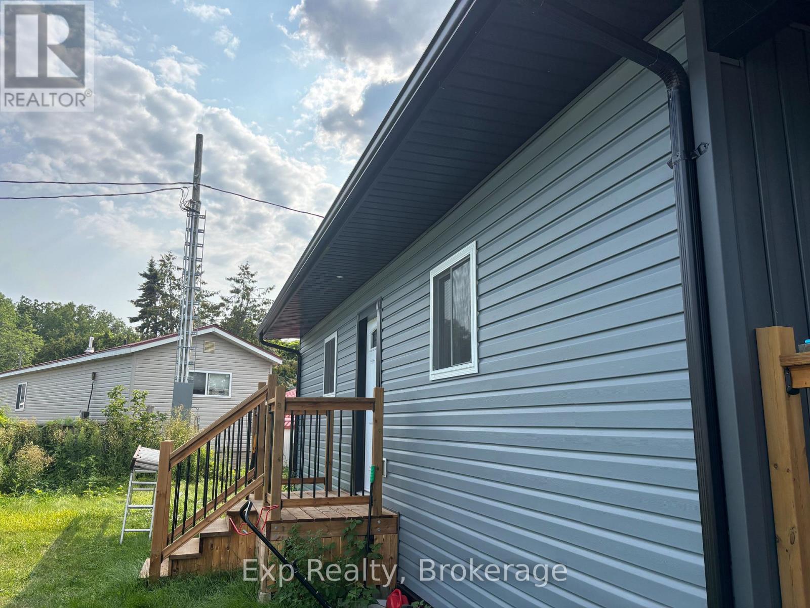 Residential in Quinte West (Sidney Ward) 3