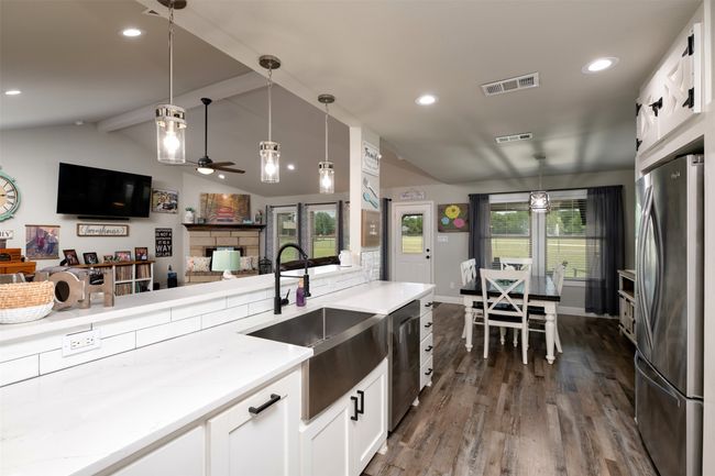 220 Hidden Meadow Trl, House other with 3 bedrooms, 2 bathrooms and null parking in Leonard TX | Image 12