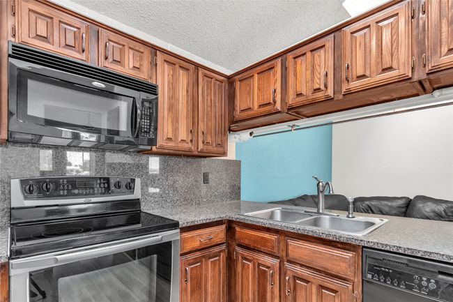 2135 Rose Cliff Ln, House other with 2 bedrooms, 2 bathrooms and null parking in Carrollton TX | Image 5