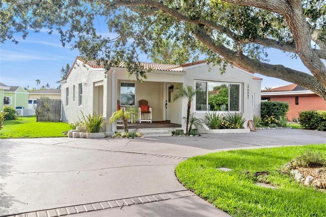 Circle Driveway | Image 6
