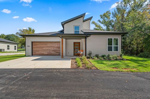 1106 S Main St, Lindale, TX, 75771-6386 | Card Image