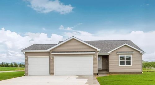 4005 Broomfield Dr, Cedar Falls, IA, 50613-9251 | Card Image