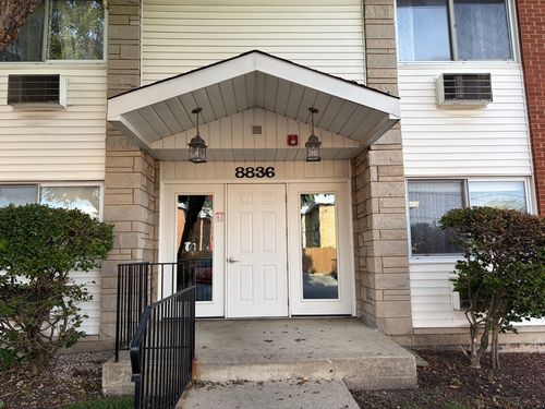 207g-8836 N Western Ave, Des Plaines, IL, 60016-4194 | Card Image