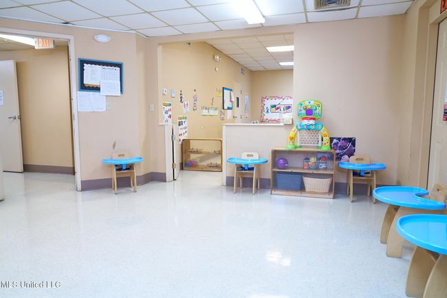 Classroom 6 | Image 38