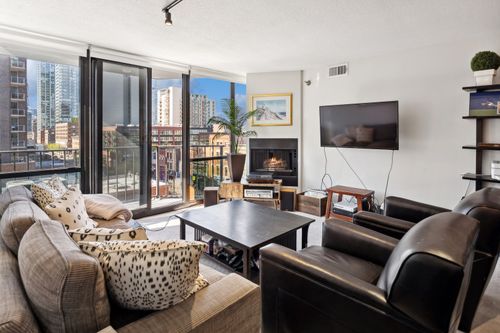 apt-604-1309 N Wells St, Chicago, IL, 60610-1972 | Card Image