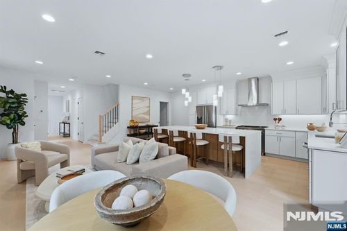 17 Fey Pl, Oradell, NJ, 07649-2665 | Card Image