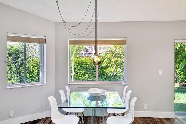 730 Bayside Ln, House other with 4 bedrooms, 3 bathrooms and null parking in Weston FL | Image 17