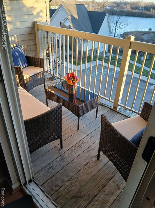 806 Brandon Ave, Pontiac, MI, 48340-1380 | Card Image