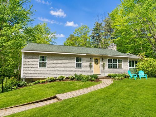 30 Chipmunk Cir, Gilford, NH, 03249-6901 | Card Image