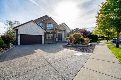 7568 149 St, House other with 11 bedrooms, 7 bathrooms and 9 parking in Surrey BC | Image 1