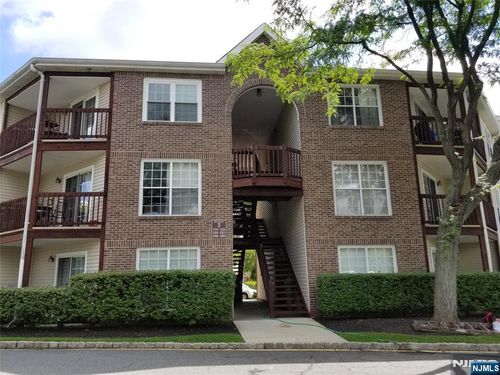 1530 Westgate Dr, Fort Lee, NJ, 07024-2167 | Card Image