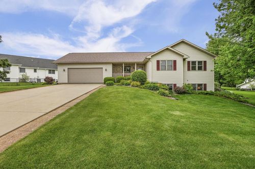 605 Prairie Hills Dr, DODGEVILLE, WI, 53533-1675 | Card Image