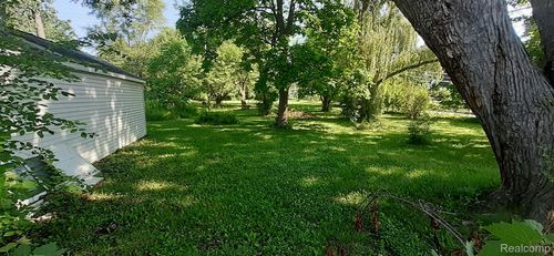 965 E Walton - Studio, Pontiac, MI, 48340 | Card Image