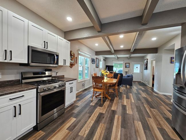 411 W Main St, House other with 4 bedrooms, 2 bathrooms and null parking in Pipestone MN | Image 12