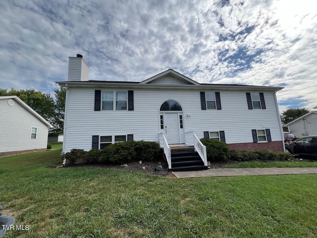 First St, Johnson City, TN 37615