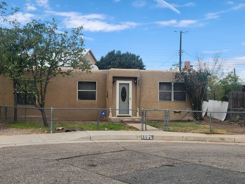 1025 Lynch Ct Nw, Albuquerque, NM, 87104-2148 | Card Image