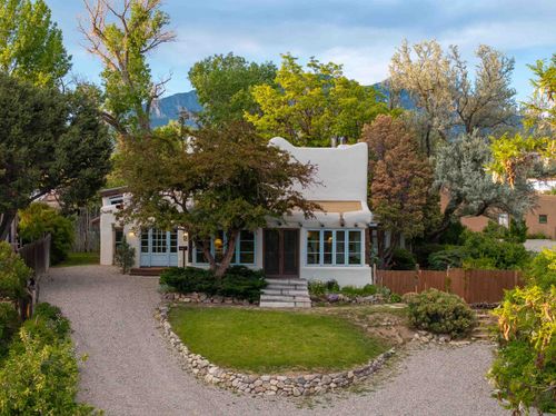 115 Quesnel St, Taos, NM, 87571-6182 | Card Image