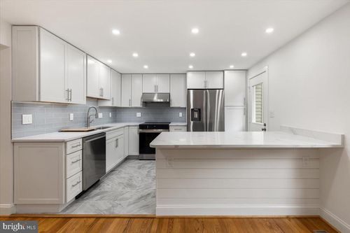 285 Gundry Dr, FALLS CHURCH, VA, 22046-4117 | Card Image