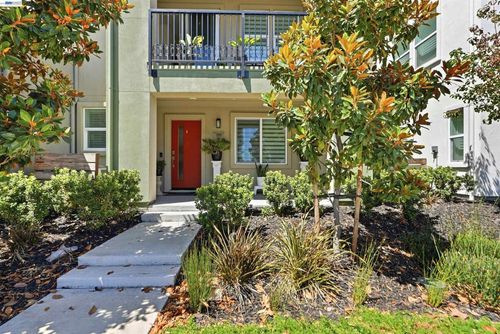 895 Manor Blvd, San Leandro, CA, 94579-1727 | Card Image