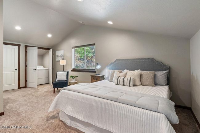 with vaulted ceilings! | Image 20