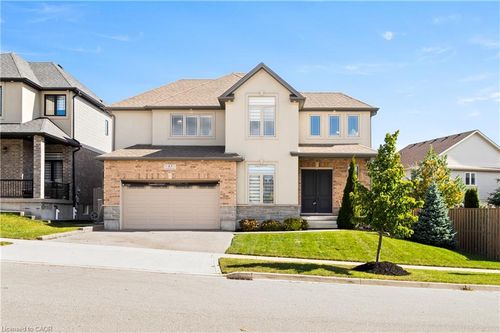43 Frontier Dr, Kitchener, ON, N2P0G3 | Card Image
