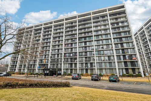 apt-1110-2015 S Finley Rd, Lombard, IL, 60148-4849 | Card Image