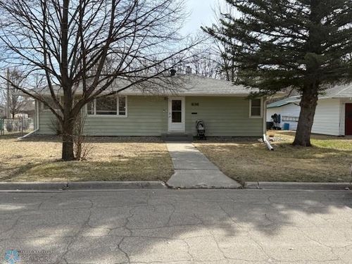 636 Vine St, Breckenridge, MN, 56520-1234 | Card Image