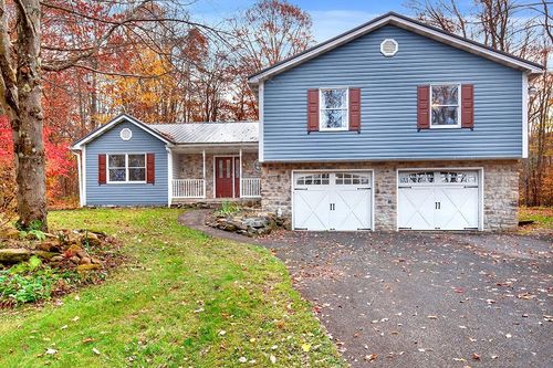 201 Old Trolley Car Rd, Ebensburg, PA, 15931-3923 | Card Image