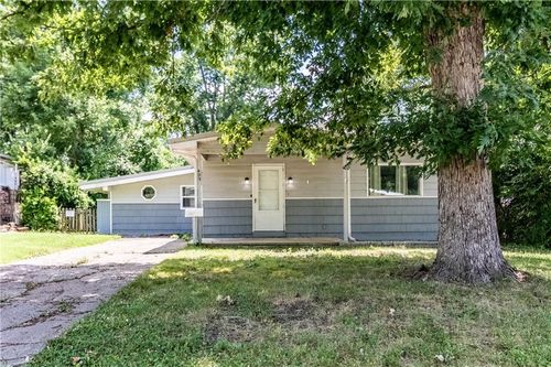 409 8th St, Warrensburg, MO, 64093-2505 | Card Image