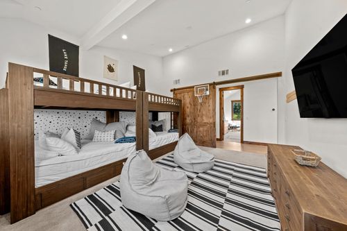 10129 Corrie Ct, Truckee, CA, 96161-4347 | Card Image