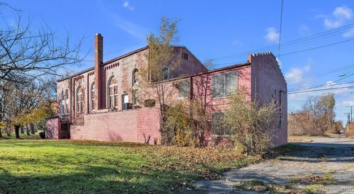 3768 Field St, Detroit, MI, 48214-1076 | Card Image