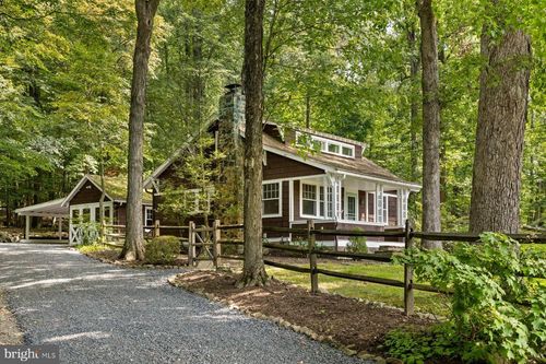 2942 Windy Bush Rd, NEWTOWN, PA, 18940-3118 | Card Image