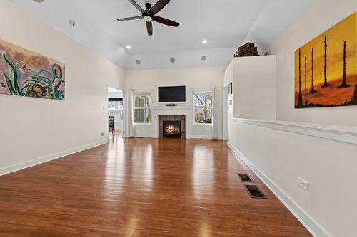 1315 Hosmer St, Joliet, IL, 60435-4009 | Card Image