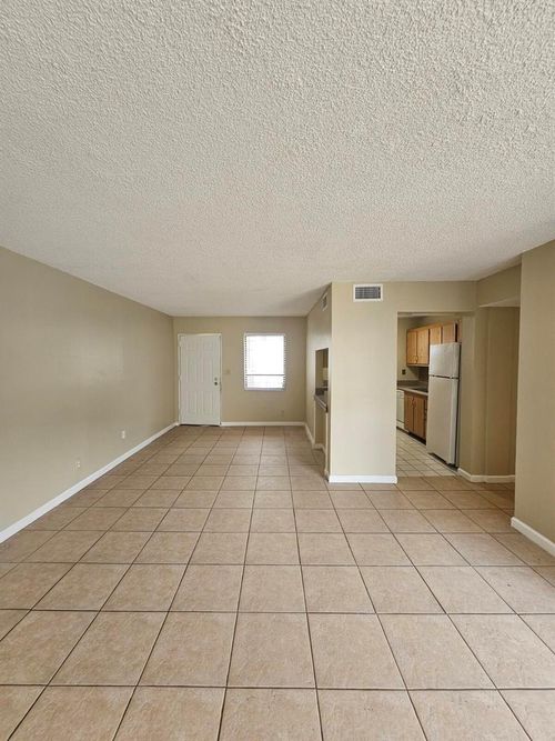 209-1880 N Congress Ave, West Palm Beach, FL, 33401-8204 | Card Image