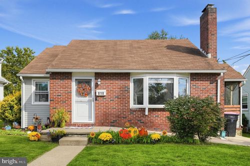 818 Price Ave, GLENDORA, NJ, 08029-1266 | Card Image