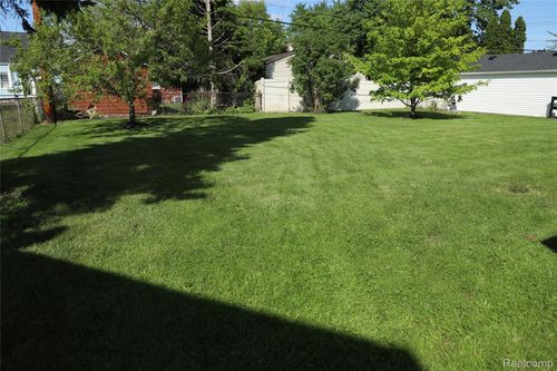 2126 Euclid St, Lincoln Park, MI, 48146-1481 | Card Image