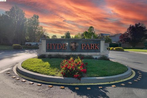 9208 Hallmark Pl, Vallejo, CA, 94591-8597 | Card Image