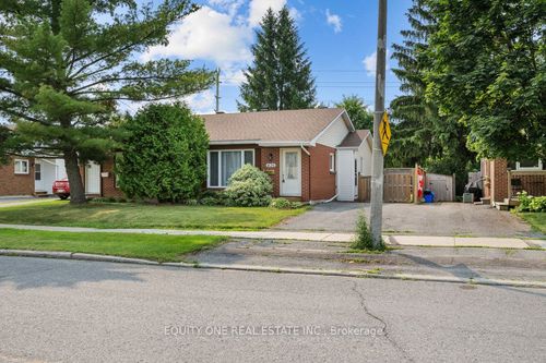 426 Woodfield Dr, Nepean, ON, K2G4E5 | Card Image